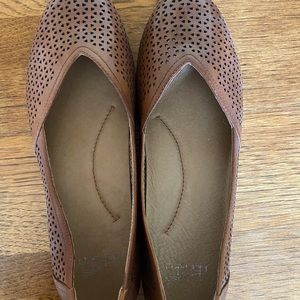 Danskos leather flats size 41. Like new. Worn a couple times.